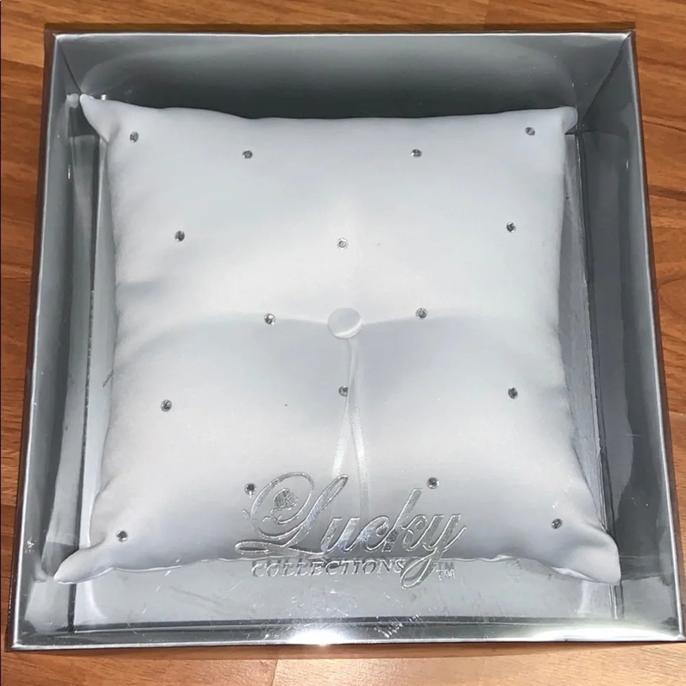 NWT Lucky Collections Ring Bearer Satin Pillow - Picture 1 of 6